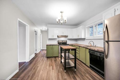 77 Blackwood Crescent, Hamilton, ON - Indoor Photo Showing Kitchen