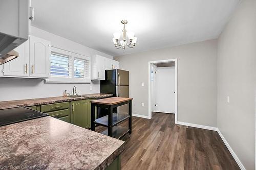 77 Blackwood Crescent, Hamilton, ON - Indoor Photo Showing Kitchen