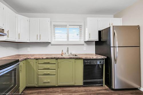 77 Blackwood Crescent, Hamilton, ON - Indoor Photo Showing Kitchen