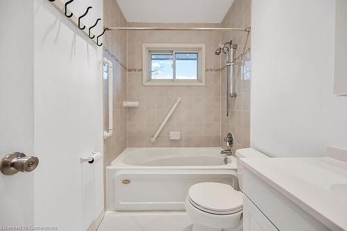 77 Blackwood Crescent, Hamilton, ON - Indoor Photo Showing Bathroom