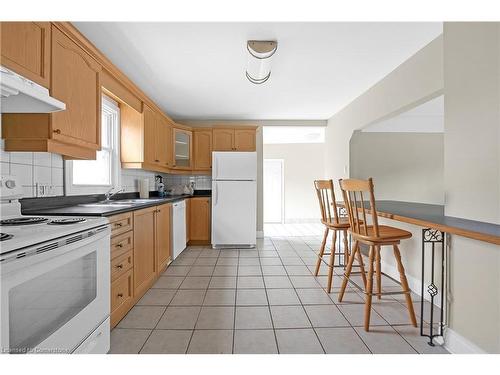 245 Cedardale Avenue, Hamilton, ON - Indoor Photo Showing Kitchen