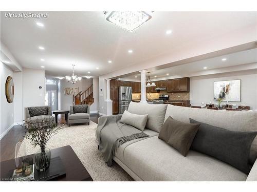 147 Pelech Crescent, Hamilton, ON - Indoor Photo Showing Living Room