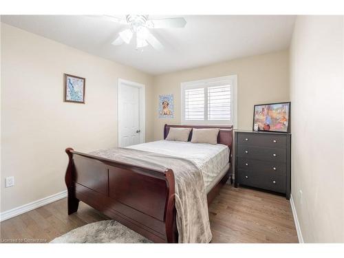 147 Pelech Crescent, Hamilton, ON - Indoor Photo Showing Bedroom