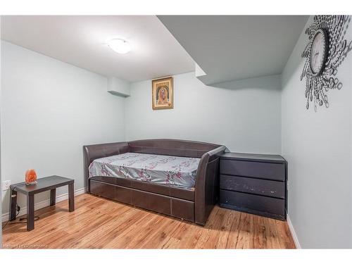 147 Pelech Crescent, Hamilton, ON - Indoor Photo Showing Bedroom