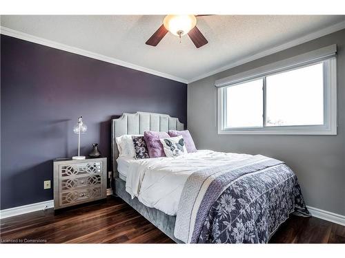 487 Eaglewood Drive, Hamilton, ON - Indoor Photo Showing Bedroom