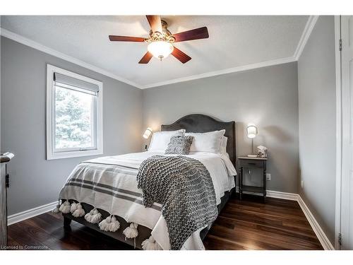 487 Eaglewood Drive, Hamilton, ON - Indoor Photo Showing Bedroom