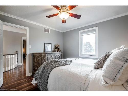 487 Eaglewood Drive, Hamilton, ON - Indoor Photo Showing Bedroom