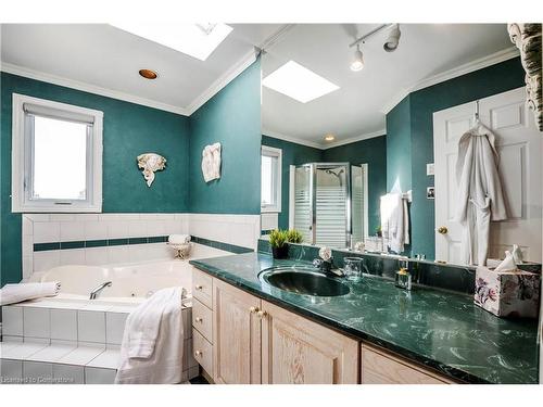 487 Eaglewood Drive, Hamilton, ON - Indoor Photo Showing Bathroom