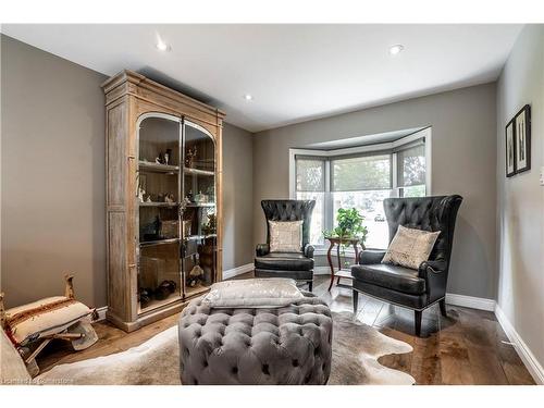 487 Eaglewood Drive, Hamilton, ON - Indoor Photo Showing Living Room