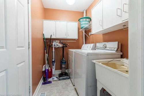 15-60 Dundas Street, Dundas, ON - Indoor Photo Showing Laundry Room