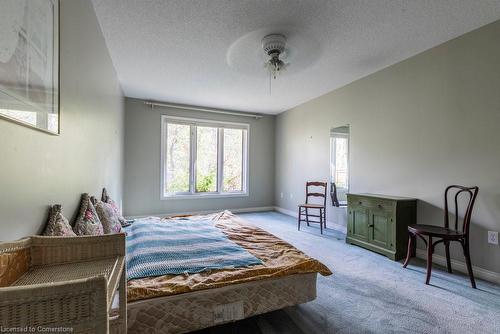 15-60 Dundas Street, Dundas, ON - Indoor Photo Showing Bedroom