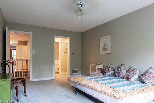 15-60 Dundas Street, Dundas, ON - Indoor Photo Showing Bedroom