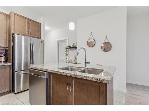 18 South Coast Circle, Crystal Beach, ON - Indoor Photo Showing Kitchen With Double Sink