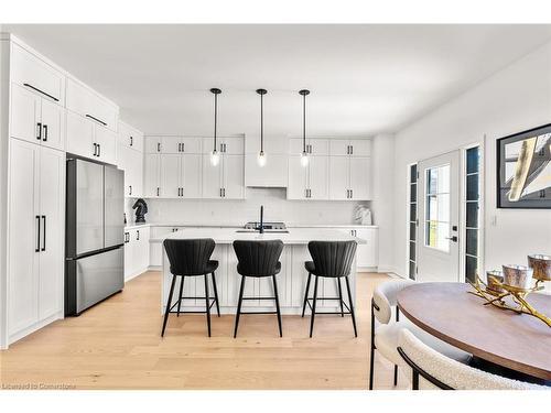 4 Santa Barbara Lane, Georgetown, ON - Indoor Photo Showing Kitchen