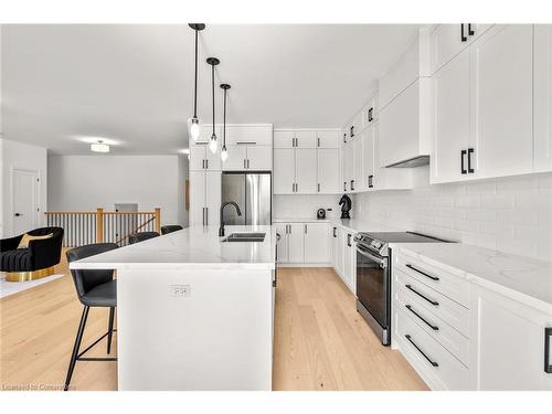 4 Santa Barbara Lane, Georgetown, ON - Indoor Photo Showing Kitchen With Double Sink With Upgraded Kitchen