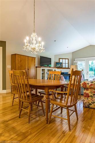 4 Gillespie Crescent, Hamilton, ON - Indoor Photo Showing Dining Room