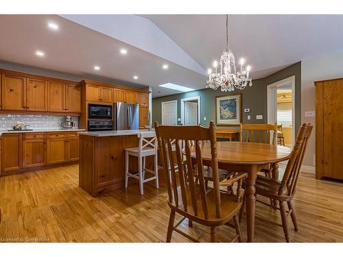 4 Gillespie Crescent, Hamilton, ON - Indoor Photo Showing Dining Room