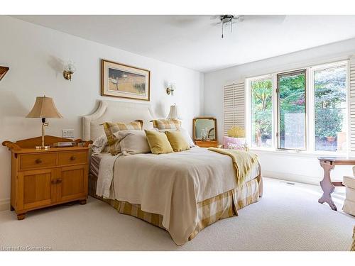 4 Gillespie Crescent, Hamilton, ON - Indoor Photo Showing Bedroom