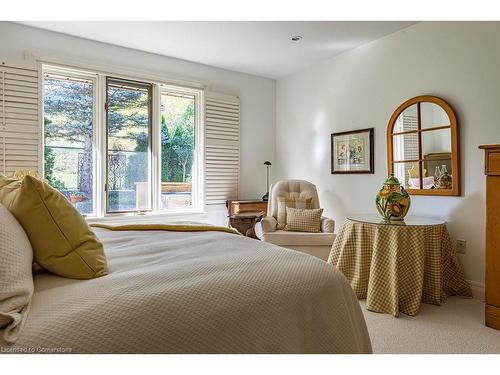 4 Gillespie Crescent, Hamilton, ON - Indoor Photo Showing Bedroom