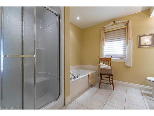 4 Gillespie Crescent, Hamilton, ON - Indoor Photo Showing Bathroom