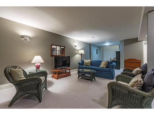 4 Gillespie Crescent, Hamilton, ON - Indoor Photo Showing Other Room