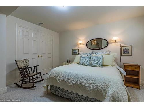 4 Gillespie Crescent, Hamilton, ON - Indoor Photo Showing Bedroom