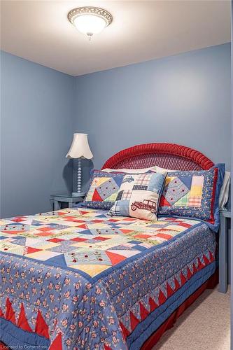 4 Gillespie Crescent, Hamilton, ON - Indoor Photo Showing Bedroom