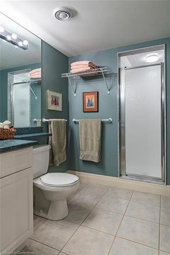 4 Gillespie Crescent, Hamilton, ON - Indoor Photo Showing Bathroom