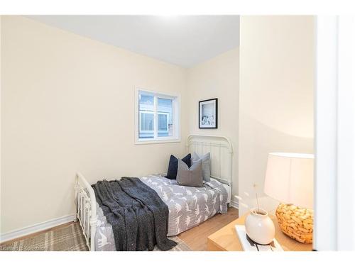 124 Harmony Avenue, Hamilton, ON - Indoor Photo Showing Bedroom