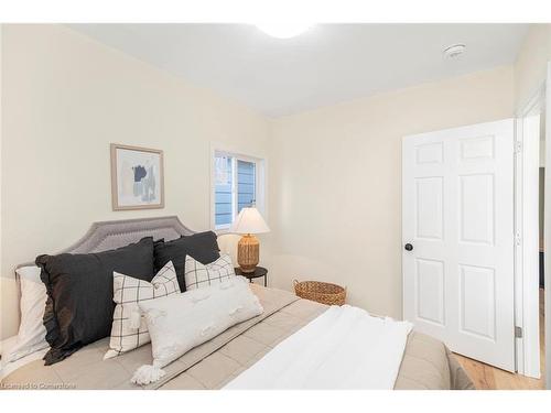 124 Harmony Avenue, Hamilton, ON - Indoor Photo Showing Bedroom