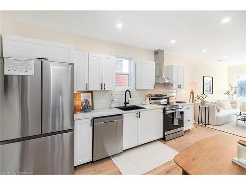 124 Harmony Avenue, Hamilton, ON - Indoor Photo Showing Kitchen With Upgraded Kitchen