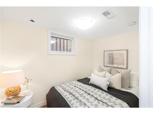 124 Harmony Avenue, Hamilton, ON - Indoor Photo Showing Bedroom