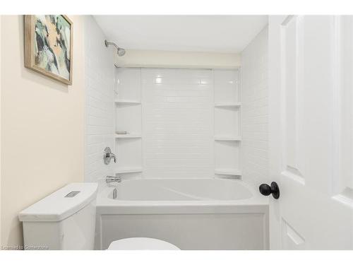 124 Harmony Avenue, Hamilton, ON - Indoor Photo Showing Bathroom