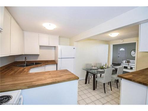 7 Bates Lane, Dunnville, ON - Indoor Photo Showing Kitchen With Double Sink