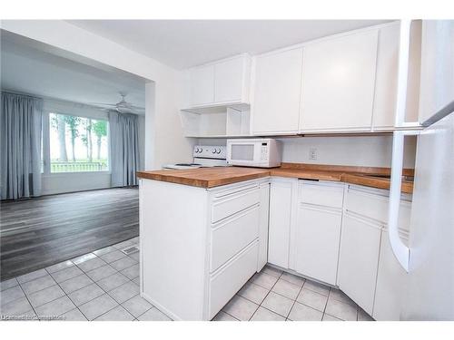 7 Bates Lane, Dunnville, ON - Indoor Photo Showing Kitchen