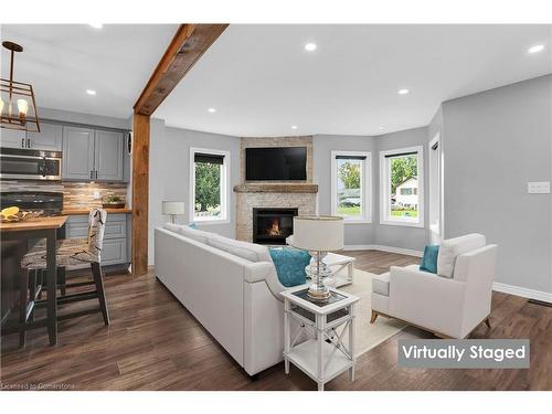 456 Lakeview Road, Fort Erie, ON - Indoor Photo Showing Living Room With Fireplace