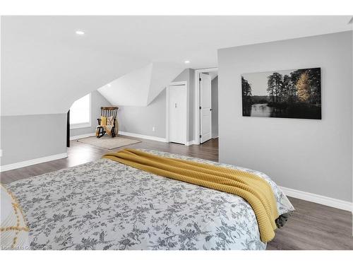 456 Lakeview Road, Fort Erie, ON - Indoor Photo Showing Bedroom