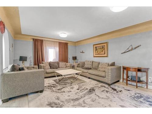 118 Second Street N, Stoney Creek, ON - Indoor Photo Showing Living Room