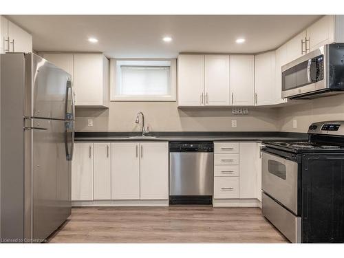 2-367 East 18Th Street, Hamilton, ON - Indoor Photo Showing Kitchen