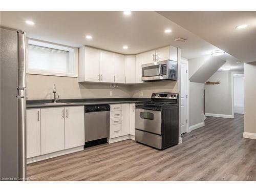 2-367 East 18Th Street, Hamilton, ON - Indoor Photo Showing Kitchen