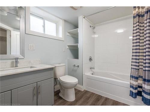 2-367 East 18Th Street, Hamilton, ON - Indoor Photo Showing Bathroom