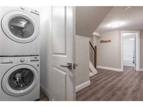 2-367 East 18Th Street, Hamilton, ON - Indoor Photo Showing Laundry Room