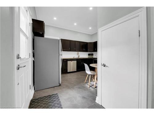 247 Kensington Avenue N, Hamilton, ON - Indoor Photo Showing Kitchen