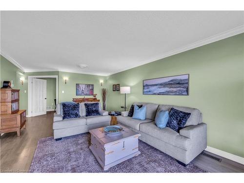 23-515 North Service Road, Stoney Creek, ON - Indoor Photo Showing Living Room