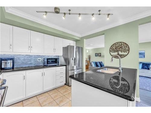 23-515 North Service Road, Stoney Creek, ON - Indoor Photo Showing Kitchen