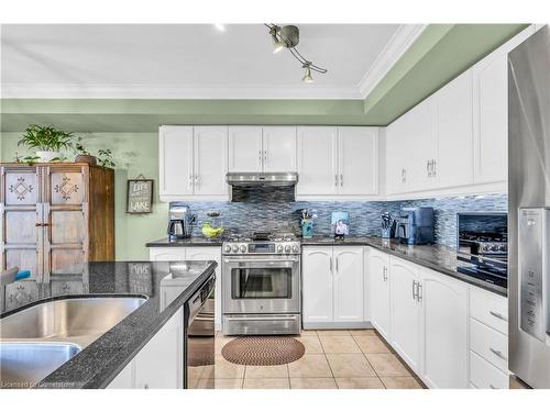 23-515 North Service Road, Stoney Creek, ON - Indoor Photo Showing Kitchen