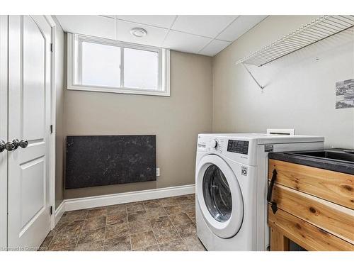 5117 Canborough Road, Wellandport, ON - Indoor Photo Showing Laundry Room