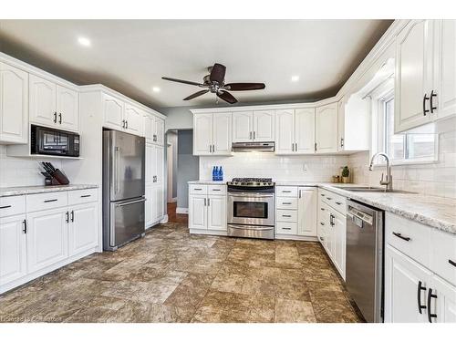 5117 Canborough Road, Wellandport, ON - Indoor Photo Showing Kitchen With Upgraded Kitchen