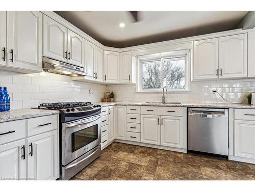 5117 Canborough Road, Wellandport, ON - Indoor Photo Showing Kitchen With Upgraded Kitchen