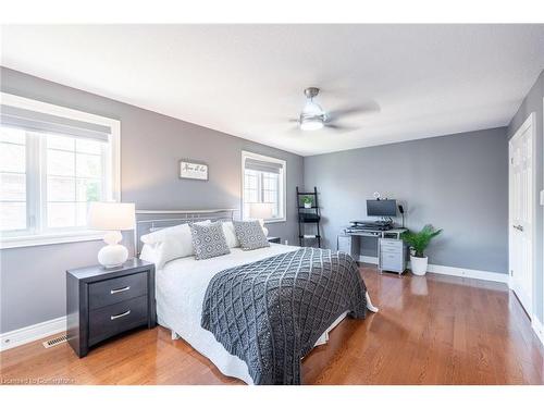 3-2282 Orchard Road, Burlington, ON - Indoor Photo Showing Bedroom